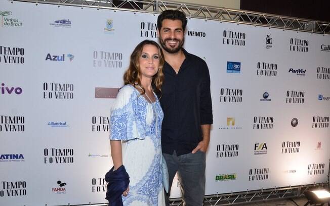 Vanessa Lóes e Thiago Lacerda na pré-estreia do longa 'O Tempo e o Vento', em São Paulo