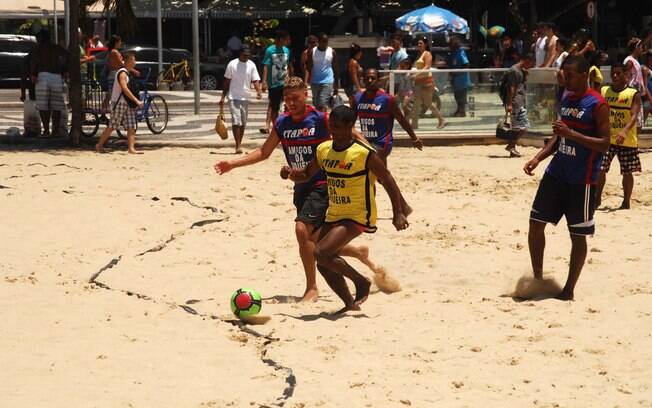 Movimentação na praia do Arpoador, no Rio de Janeiro, durante o Dia da Consciência Negra (20/11/2013)