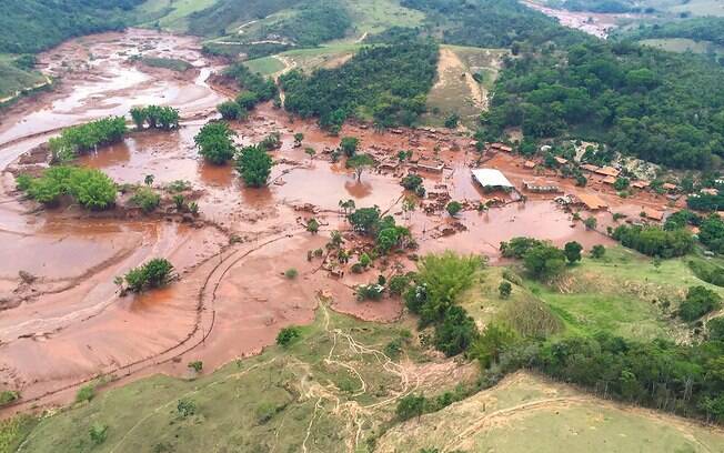 Barragem de mineradora se rompeu na região de Mariana (MG), nesta quinta-feira (6)