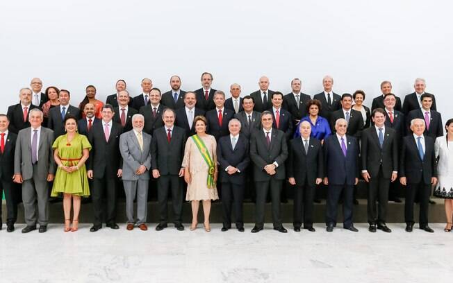 Dilma posa ao lado dos 39 ministros de Estado. Foto: Roberto Stuckert Filho/Presidência da República