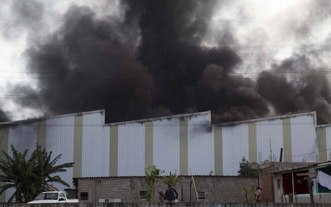 Corpo de Bombeiros enviou sete viaturas para conter as chamas