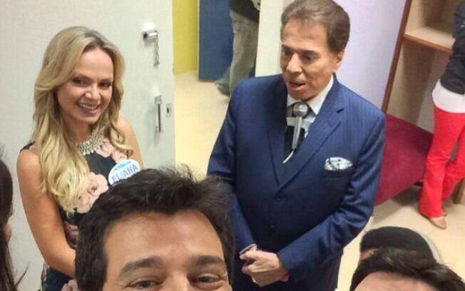 Danilo Gentili, com Celso Portiolli, Eliana e Silvio Santos no bastidores do SBT neste domingo (25)