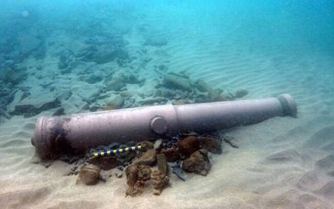 Um dos canhões do La Juliana foi encontrado no fundo do mar (Foto: Ministério das Artes, Patrimônio e Idioma Irlandês)