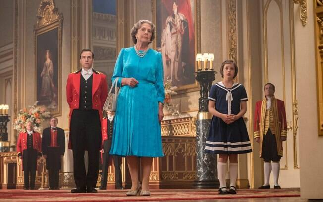 A Rainha da Inglaterra é uma das atrações do filme: humor afetado à inglesa
