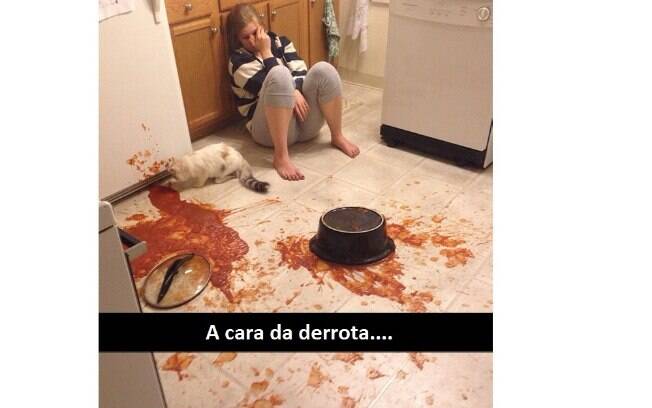 Ela deve estar limpando a cozinha até agora...