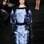 Prabal Gurung, inverno 2013: recortes de neoprene "esportizam" o vestido de seda do estilista. Foto: Getty Images / FotoArena