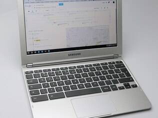 Samsung Chromebook roda sistema Chrome OS, do Google