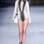 Ellus, verão 2013: o look que parece uma roupa de mergulho é, na verdade, jaqueta e hot pants de jeans . Foto: Getty Images / FotoArena
