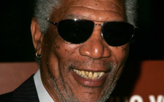 O ator Morgan Freeman também foge dos padrões de Hollywood e mantém os dentes ao natural