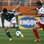 O palmeirense Gerley disputa lance com o paraguaio Piris. Foto: AE