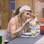 Nicole Bahls estava conversando com Vavá e Penélope quando falou sobre seu ensaio nu. Foto: Reprodução