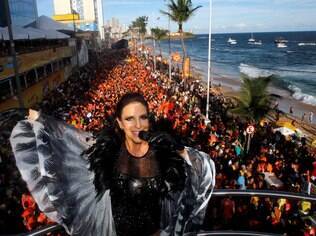 O clima de Carnaval já está presente desde o Réveillon, em Salvador