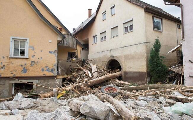 Avalanche em Braunsbach, na Alemanha; fortes chuvas no sul do país provocaram inundações 