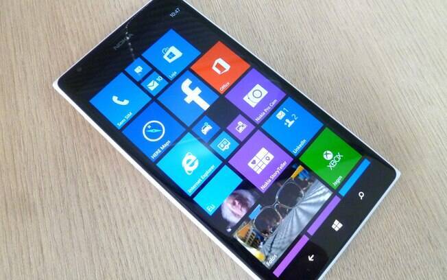 Lumia 1520 tem tela de 6 polegadas - Preço médio de R$ 2.300