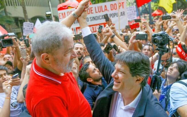 O ex-presidente Lula e Fernando Haddad, cada qual a seu modo, estão sofrendo com a queda de popularidade do PT