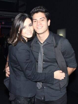 Giovana Lancellotti e Arthur Aguiar no Prêmio Multishow deste ano, onde assumiram namoro