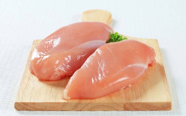 Carne de frango exige uma série de procedimentos de higiene