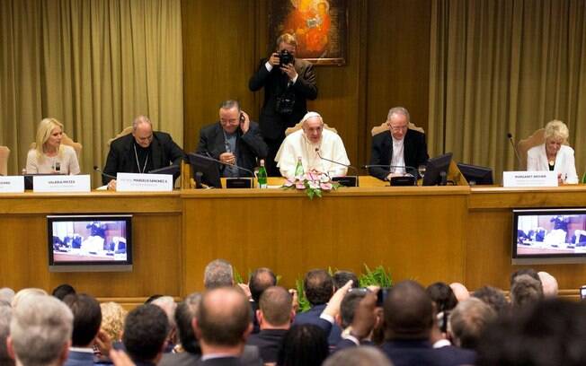 Prefeitos de todo o mundo participam de encontro com papa Francisco nesta terça-feira (21)