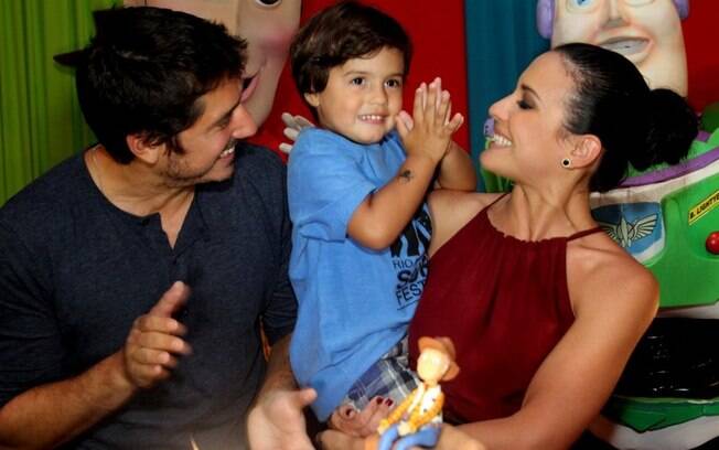 Juliana Knuts e o marido, Gustavo Machado, festejaram os três anos de Matheus nessa quarta-feira (11)