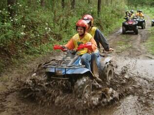 O passeio de quadriciclo é muito divertido em Monte Verde