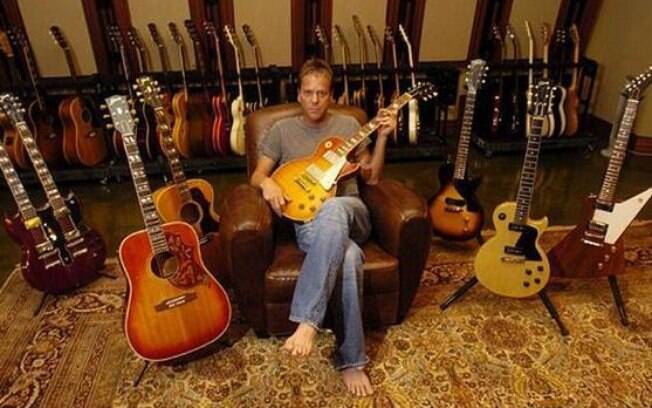 Kiefer Sutherland já tem coleções mais caras, como uma de guitarras Gibson