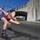 Andar de patins: passeie com os amigos e fortaleça os músculos das pernas. Gasto calórico: 400 cal/h. Foto: Getty Images