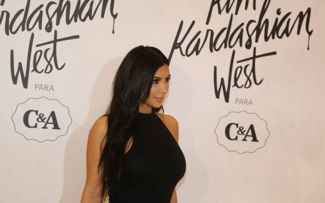 Kim Kardashian Posta Foto Nua Em Rede Social N O Tenho Nada Para Usar