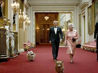 O cão corgi da Rainha Elizabeth que apareceu ao lado dela e de de James Bond durante a cerimônia de abertura dos Jogos Olímpicos
