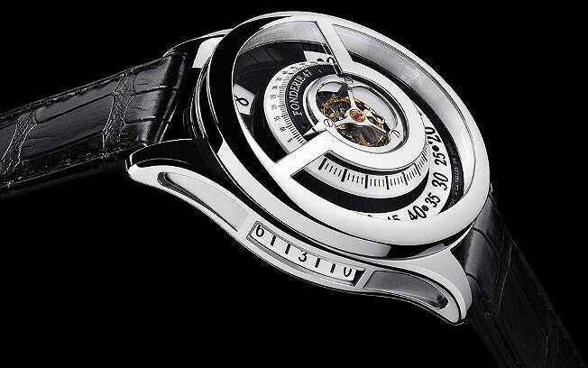 Inversion Principle White Gold, relógio da Fonderie 47 que é fabricado com o aço de rifles AK-47