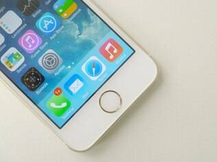 Há alguns anos a Apple vêm tentando criar uma bateria solar para o iPhone