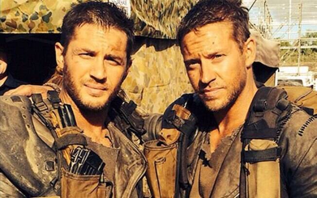 Tom Hardy e seu dublê Jacob Tomuri