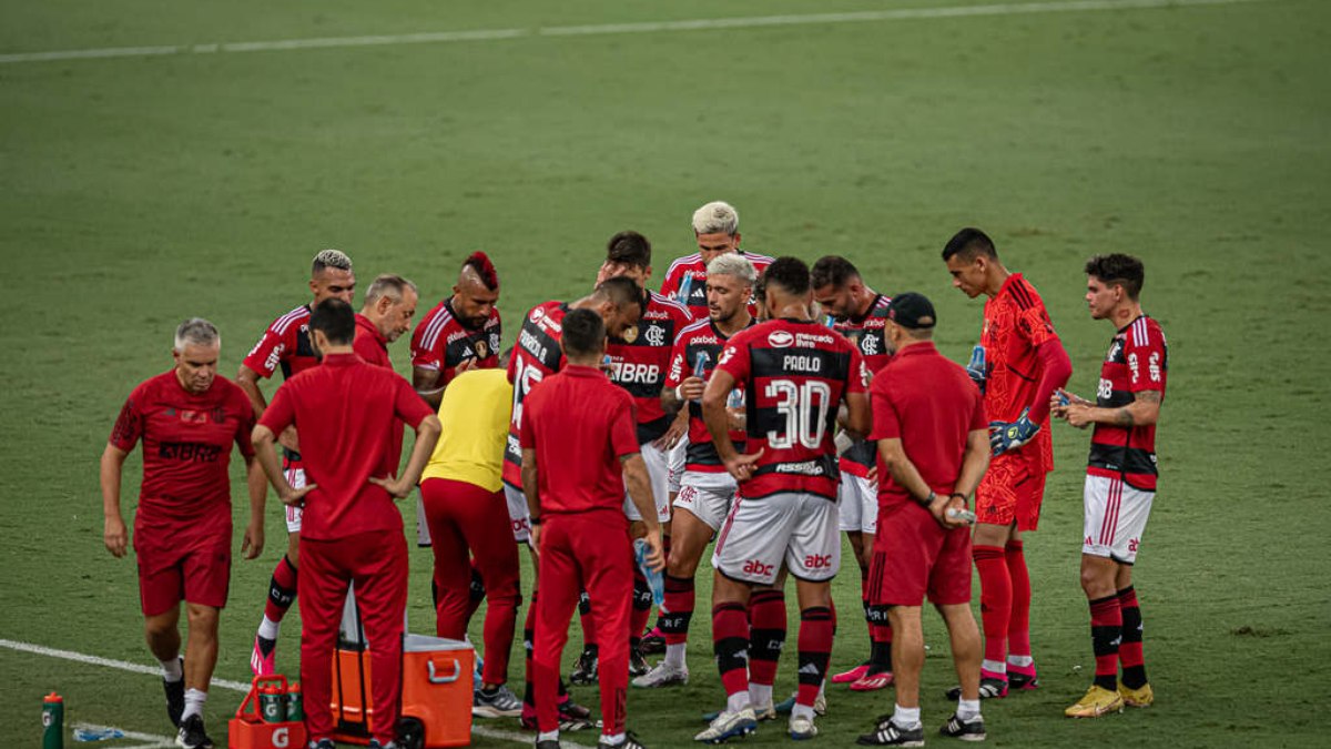 Vitor Pereira vê evolução no Flamengo e destaca união do grupo