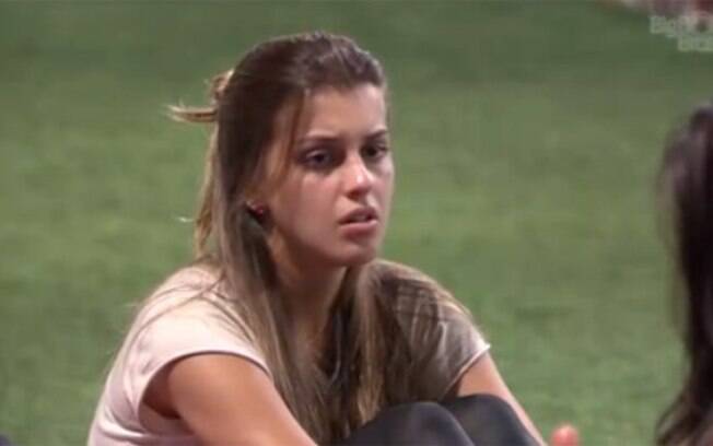 Angela não se conforma com voto de Aline