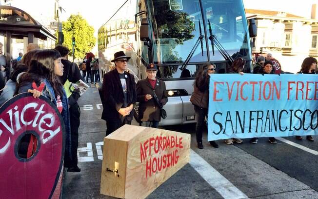 Protesto contra ônibus do Google ocorrido no dia 20/12/13, em San Francisco