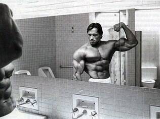 O jovem Arnold Schwarzenegger