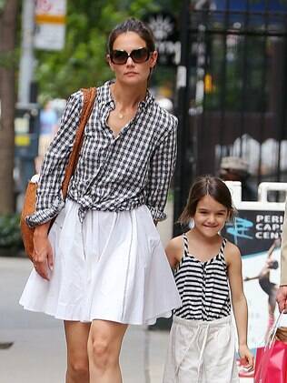 Katie Holmes e Suri Cruise passeando por Nova York no dia 24 de junho