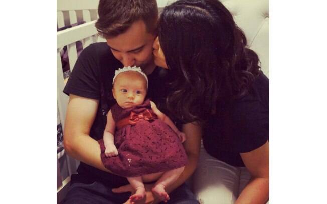 Lilian, o marido Wesley e a pequena Helena com um mês de vida