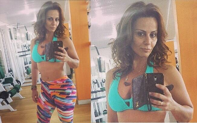 Viviane Araújo faz pose em frente ao espelho da academia com look extravagante