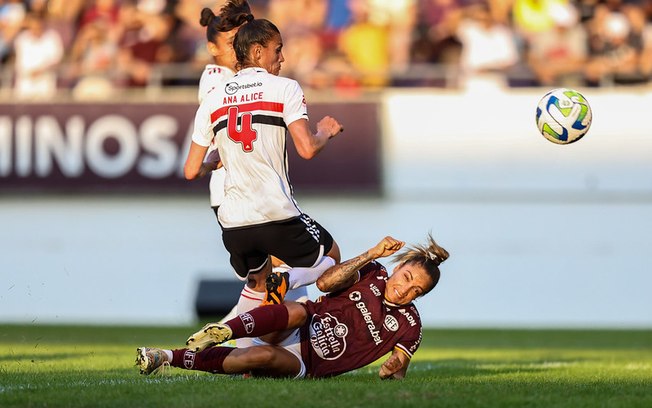 São Paulo perde nos pênaltis e está fora do Brasileirão Feminino