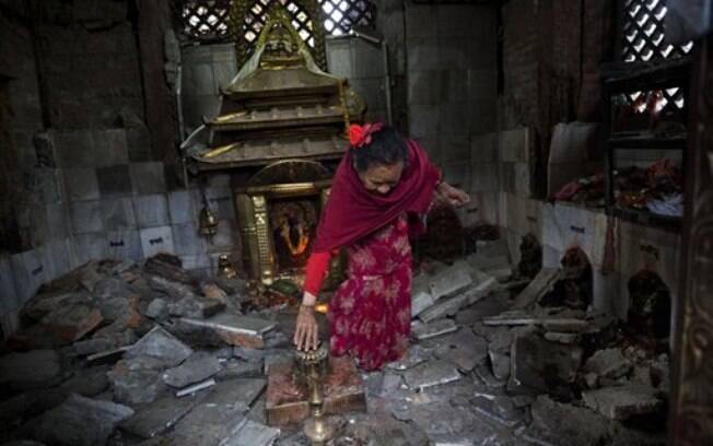Cenário devastado pelo terremoto que deixou mais de três mil mortos no Nepal
