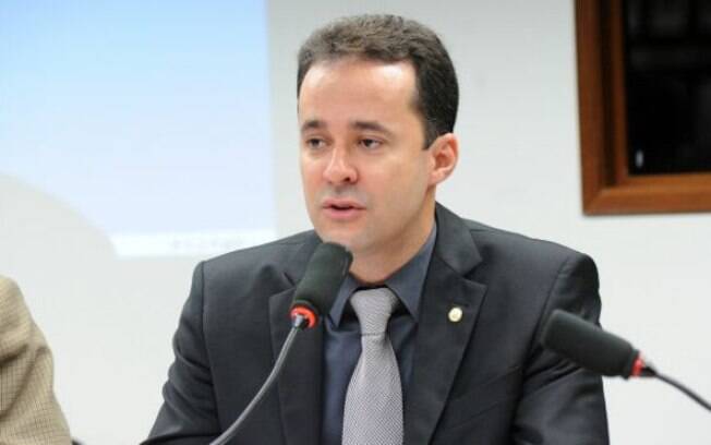 Deputado Anderson Ferreira (PR-PE) diz que defende a vida e, por isso, é contra o aborto