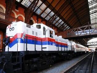 Todos os sábados um trem para turistas sai da Estação da Luz para Jundiaí, um passeio de 60km
