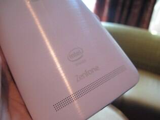 Asus ZenFone 2 tem processador Intel