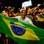 Torcedores brasileiros compareceram em bom número e aplaudiram Anderson Silva após a vitória por nacaute. Foto: Getty Images