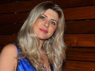 Íris Stefanelli no aniversário Gui Santana