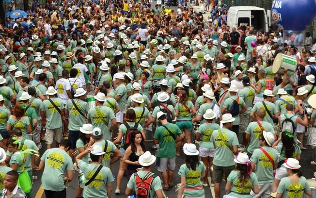 Blocos de rua atraem milhares de foliões no Rio de Janeiro Blocos de rua atraem milhares de foliões no Rio de Janeiro