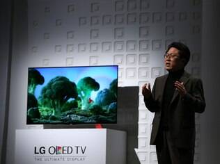 Skott Ahn, diretor de tecnologia da LG, anunciou disponibilidade da TV de OLED nos EUA