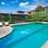 A piscina foi projetada com desnível para garantir sua beleza estética. Foto: Divulgação