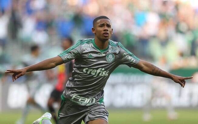 Gabriel Jesus marcou duas vezes contra o Joinville e garantiu a vitória do Palmeiras