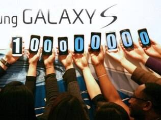 Samsung comemora marca de 100 milhões de Galaxy S vendidos